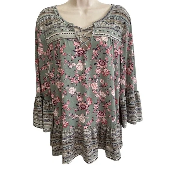 Absolutely Famous top women’s small Floral Print 3/4 Bell Sleeve ruffle blouse - Picture 4 of 11
